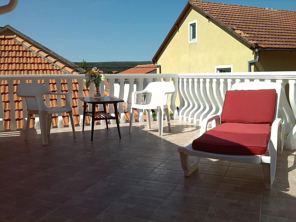 Apartments Batarilo Gornji Karin Cameră foto