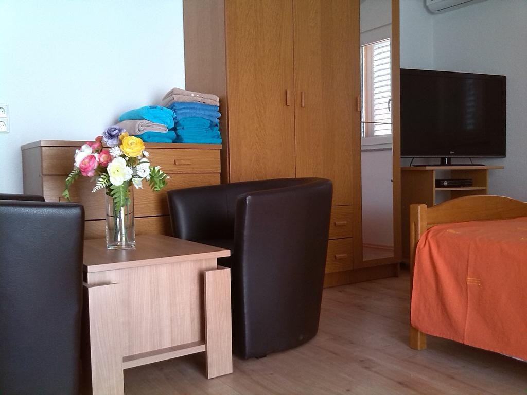 Apartments Batarilo Gornji Karin Cameră foto