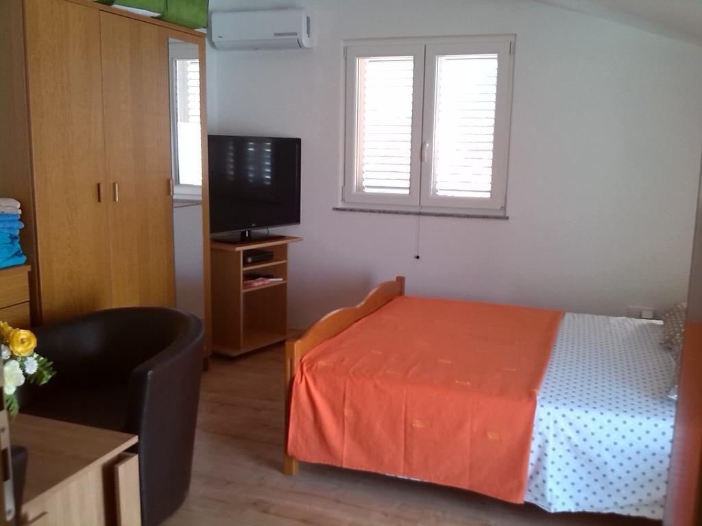 Apartments Batarilo Gornji Karin Cameră foto