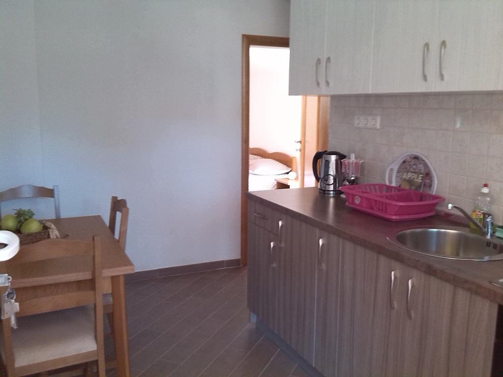 Apartments Batarilo Gornji Karin Cameră foto