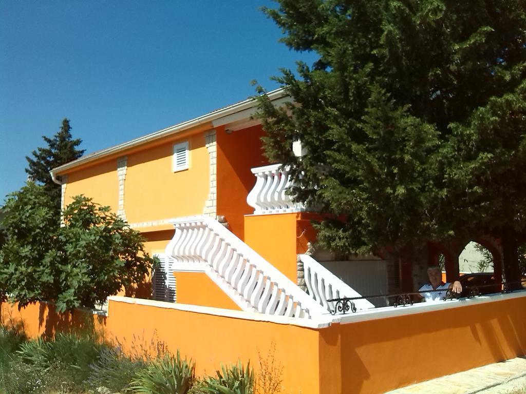 Apartments Batarilo Gornji Karin Exterior foto